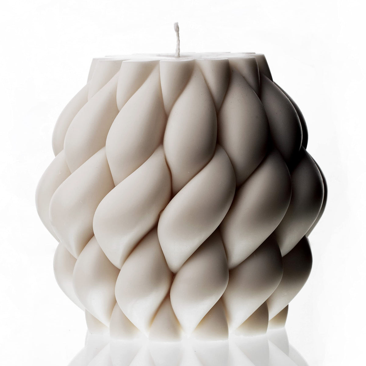 LAWA Handmade Large Knot Ball Decorative Soy Wax Candle