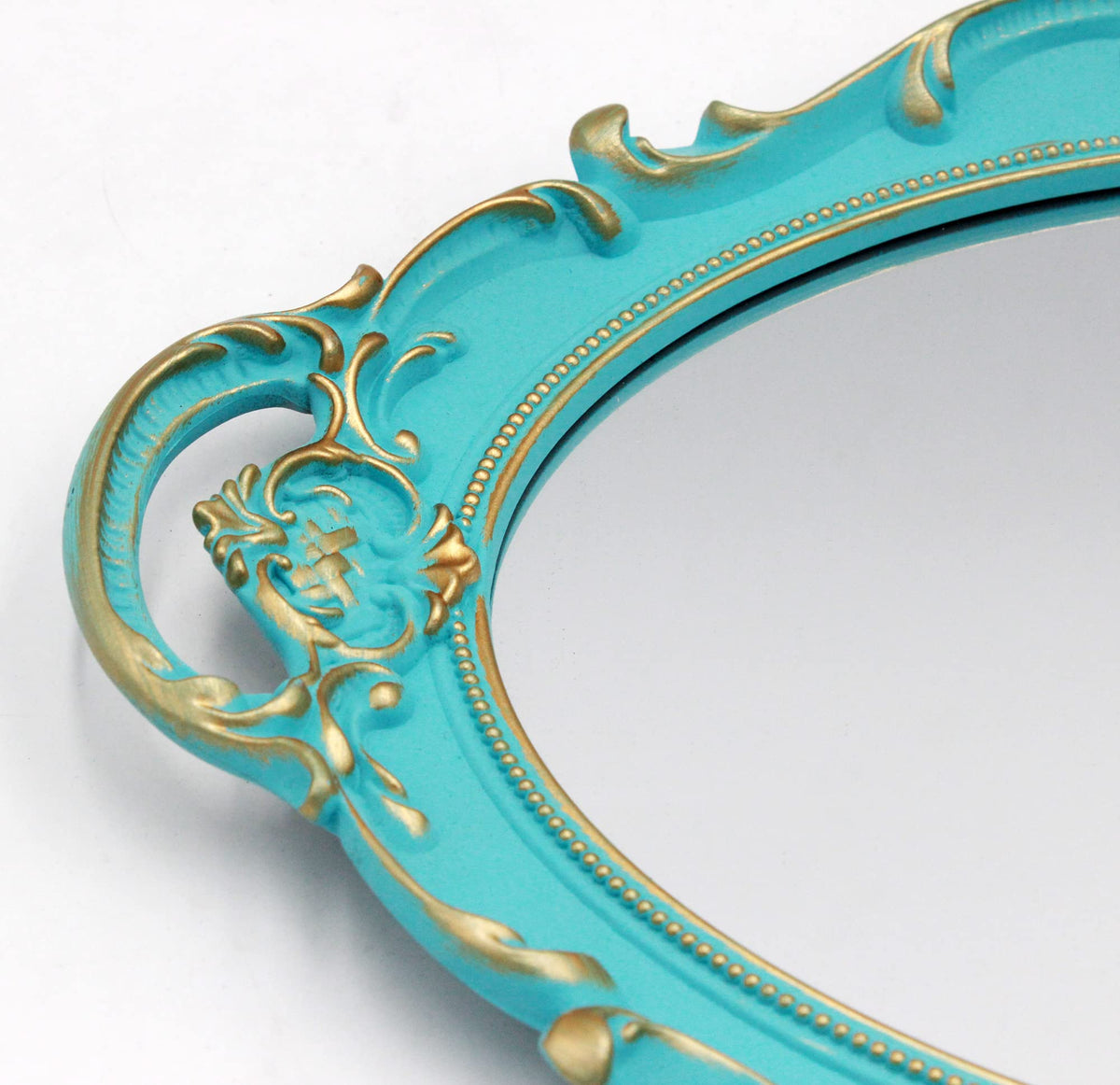 Eaoundm 14.5 x 10-Inch Vintage Oval Decorative Wall Mirror