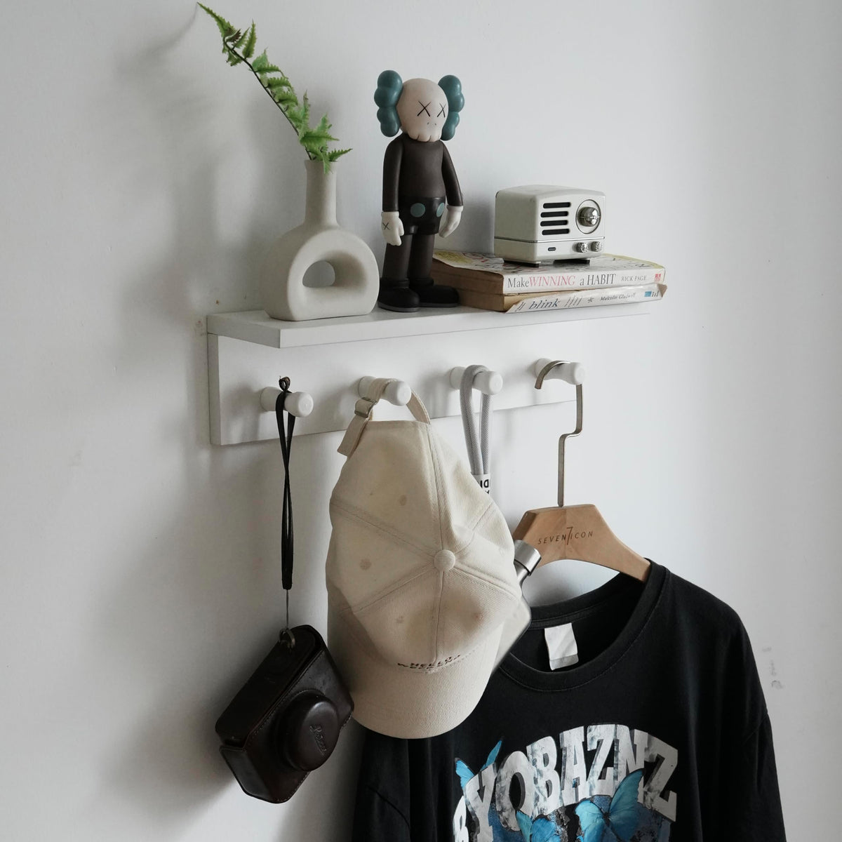 XAOMLP Wooden Wall-Mounted Coat Rack with Hooks