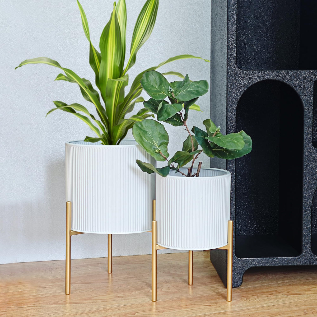 ARNIS Modern Metal Planter Pots with Stands, Set of 2